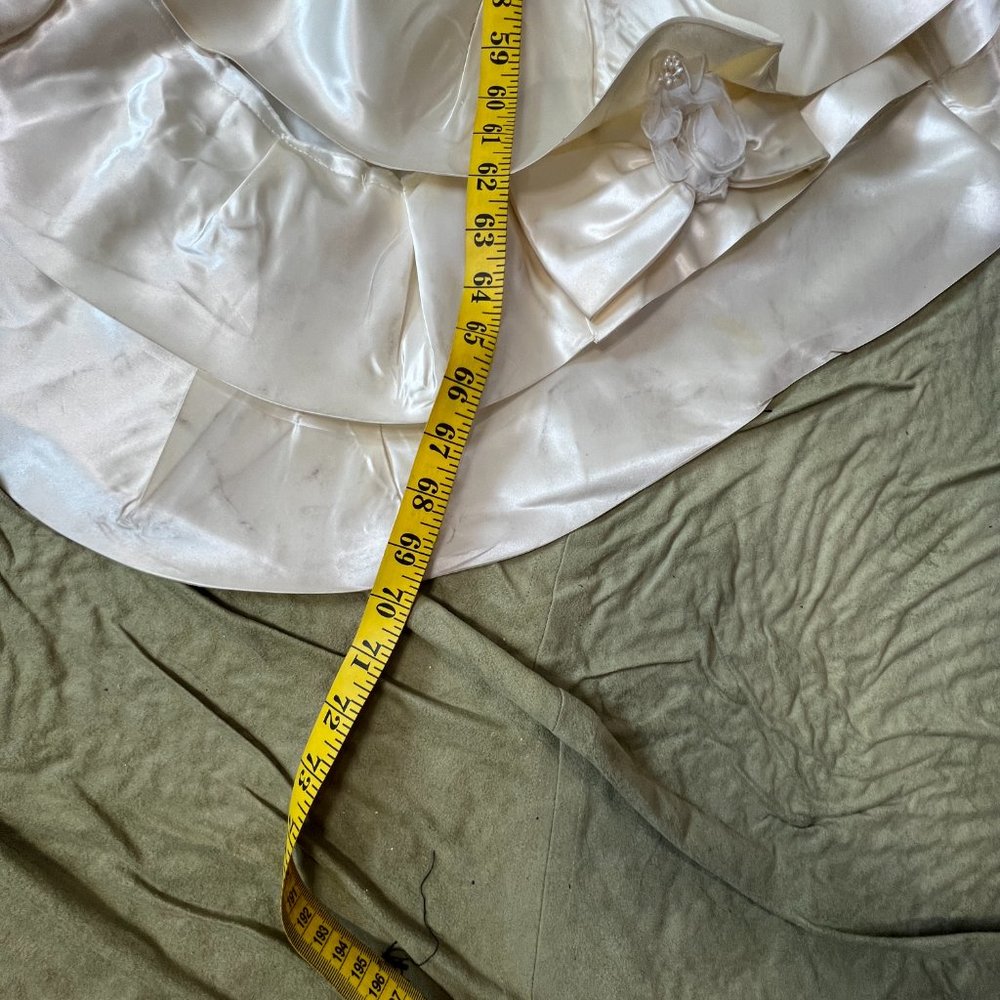 Vintage📌 Strapless Unique Tailored Wedding Gown with Long Train - Picture 10 of 16